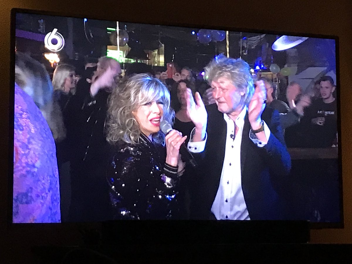 starbuck68's tweet photo. Het is toch net Hans Klok en z’n assistente over 40 jaar

#urk https://t.co/CfgTyrRZsS