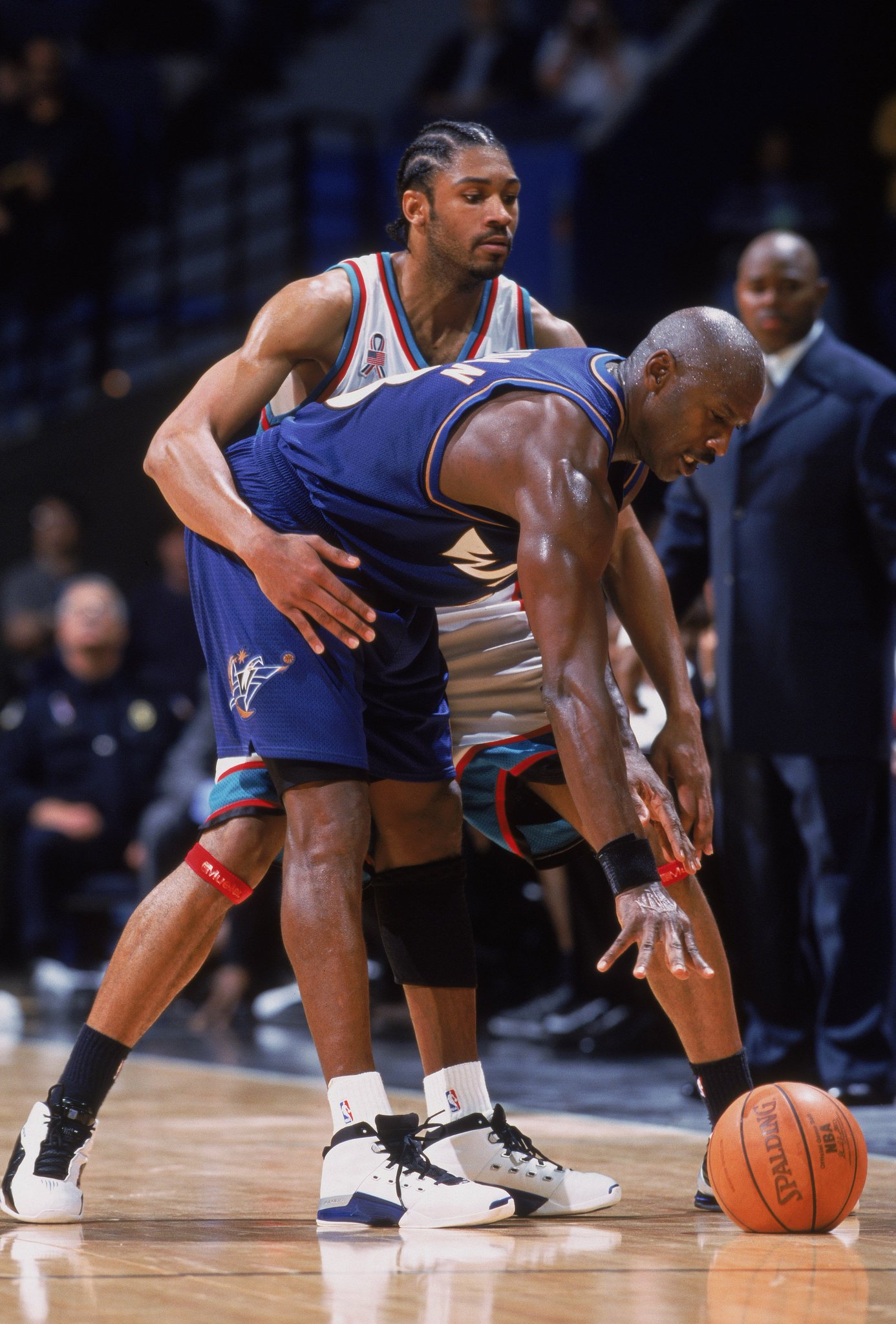 Aaron Dodson on X: October 16, 2001: Michael Jordan sitting on