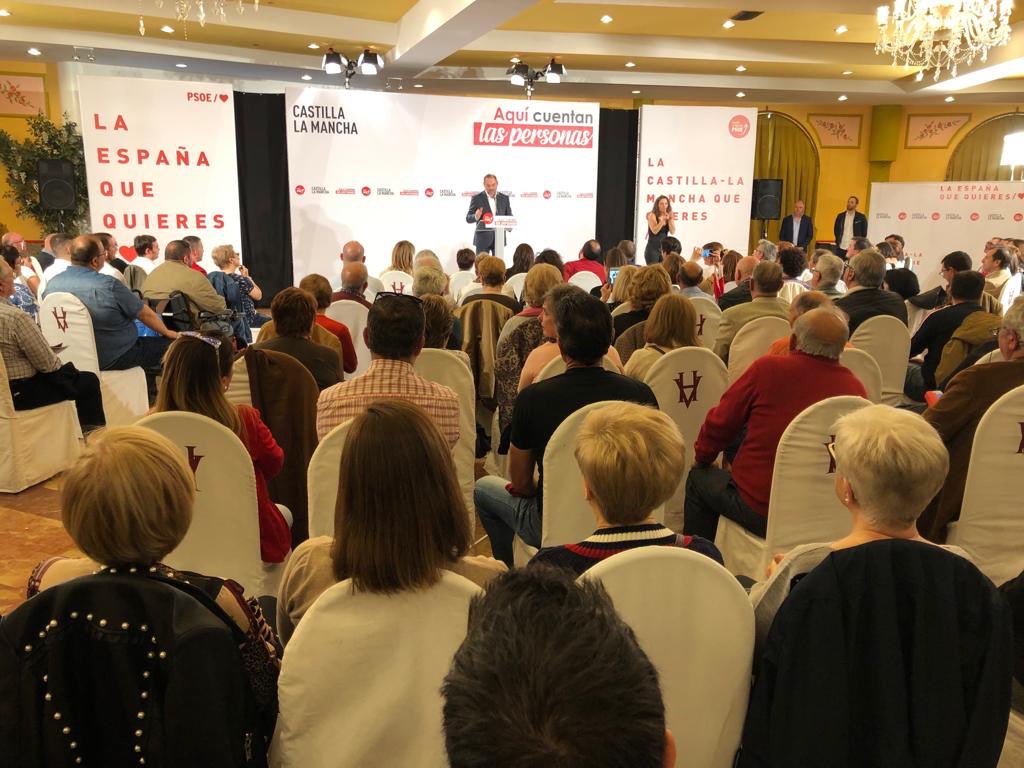 abalosmeco's tweet photo. La coalición de derechas está en sus primarias. Saben que no van a ganar. Se están disputando entre ellos quién va a liderar la recomposición. El @PSOE se compromete con el conjunto de la ciudadanía.
Tenemos un proyecto para España, un proyecto de democracia y de convivencia. https://t.co/c8sehffh34