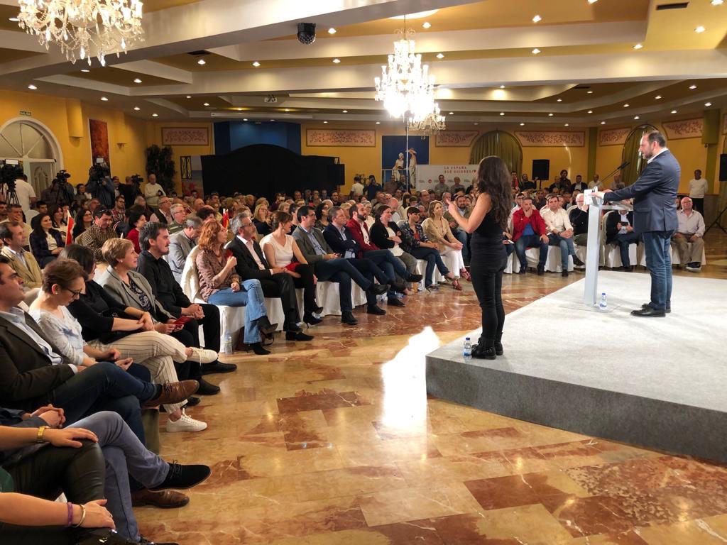 abalosmeco's tweet photo. La coalición de derechas está en sus primarias. Saben que no van a ganar. Se están disputando entre ellos quién va a liderar la recomposición. El @PSOE se compromete con el conjunto de la ciudadanía.
Tenemos un proyecto para España, un proyecto de democracia y de convivencia. https://t.co/c8sehffh34