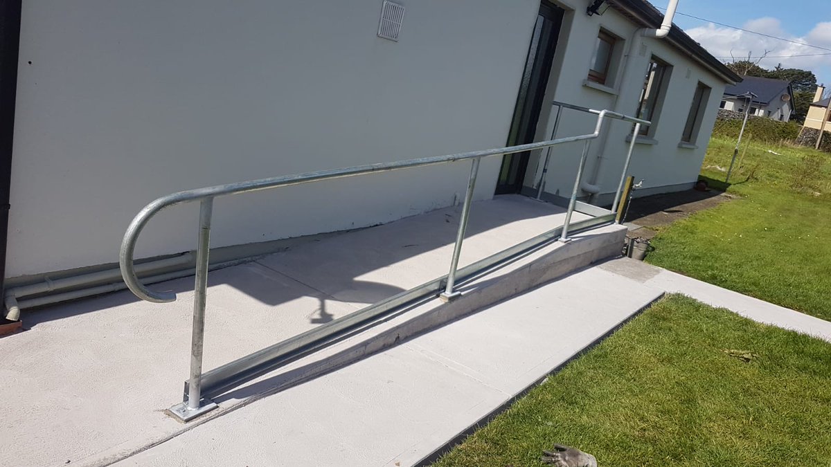 Bolgerfab's tweet photo. A quick example of a pipe handrail with 100mm kicker plate along the bottom. https://t.co/TUs0Ywwiea