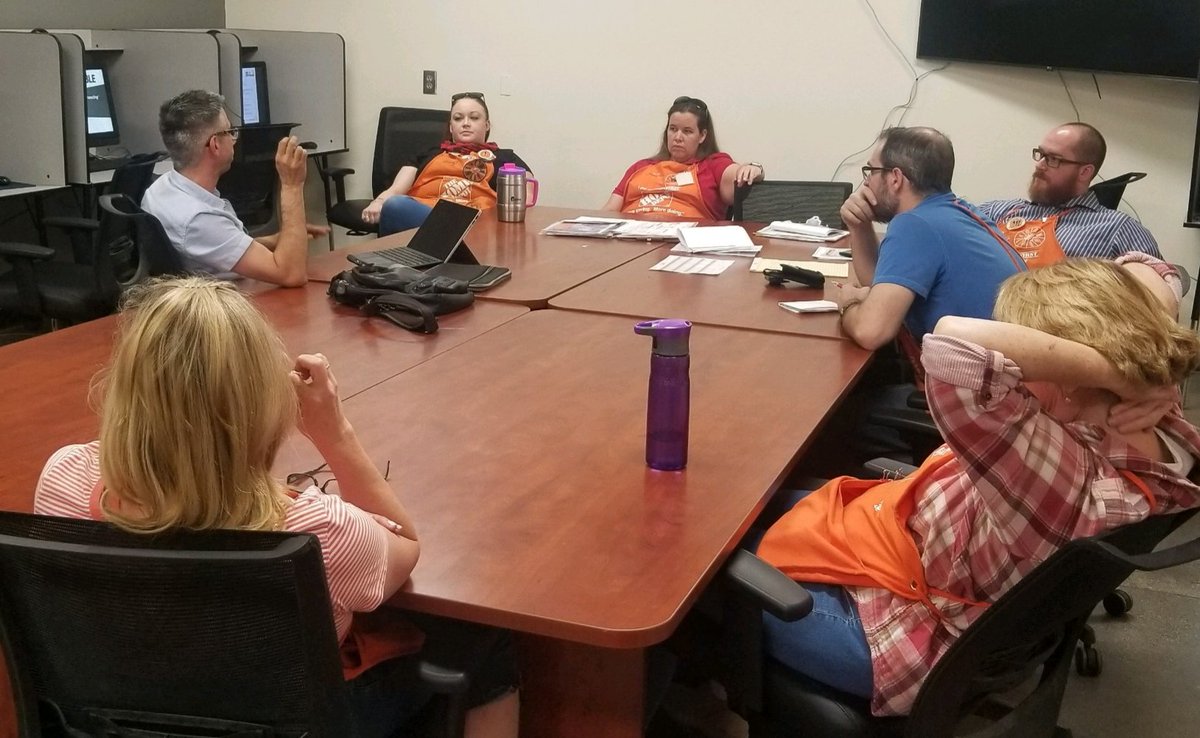 486Sasm's tweet image. Specialty Tuesday at #HDElCon0486. Cody from #AndrewLauren giving some knowledge. DS Shawn teaching Vince about @clopay. DS Shawn showcasing #appliancehattrick to Frank.  @Danielleederks @micah0486 @SusanT42880527 @depotfan1 @Alana95540851  and Riley. #D60strongandproud
