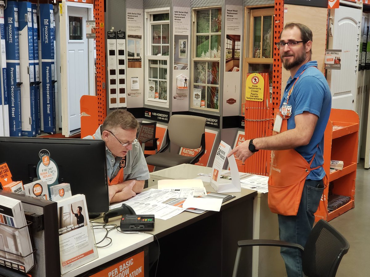 486Sasm's tweet image. Specialty Tuesday at #HDElCon0486. Cody from #AndrewLauren giving some knowledge. DS Shawn teaching Vince about @clopay. DS Shawn showcasing #appliancehattrick to Frank.  @Danielleederks @micah0486 @SusanT42880527 @depotfan1 @Alana95540851  and Riley. #D60strongandproud