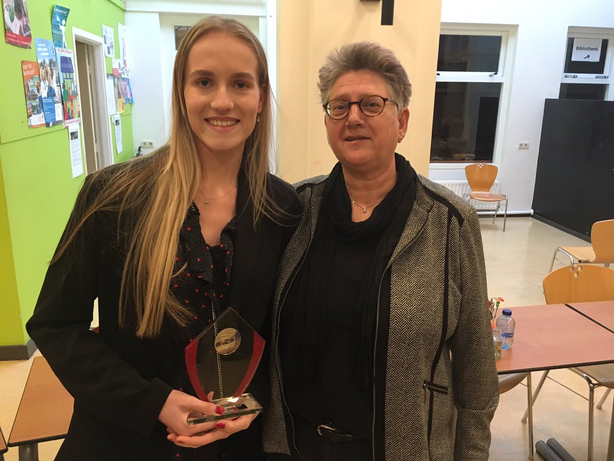 Beste profielwerkstuk van het Gooi (natuurprofielen, vwo): Emma Pijl, met ‘Insecten: voedsel van de toekomst?’. Begeleider: Inge Brandenburg.