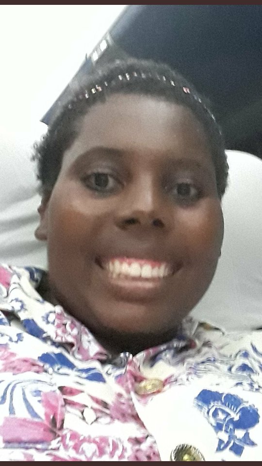 lovatobisex's tweet photo. Gente como vocês sabem a Aline Borel está passando por um momento difícil, e está sumida desde desde a manhã de hoje. Ela pode ter ido pra qualquer lugar do RJ 

CASO ALGUÉM ENCONTRE ELA, ENTRA EM CONTATO COMIGO! #CadeAlineBorel https://t.co/6Cm2yws6Jk