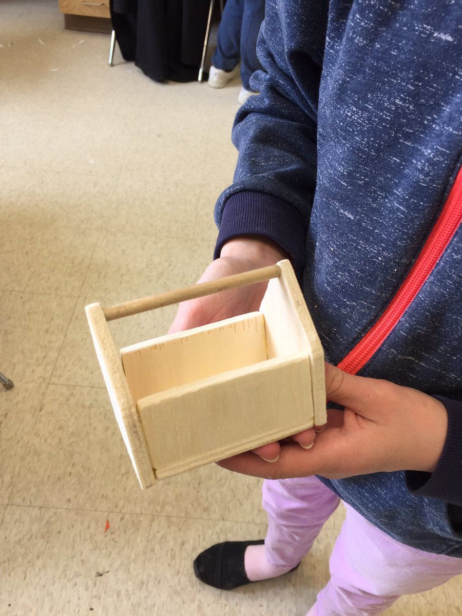 evodarek's tweet photo. #TechEd build 2 - check out these products! #measurement #problemsolving #creativity #experientiallearning #potholder #minitoolbox #memorialforfamilymember #protectnature @techie168 @eSSTteam @Harriett_Todd @OrchardParkPS @LionsOvalPS https://t.co/ZPHTgvgvFy
