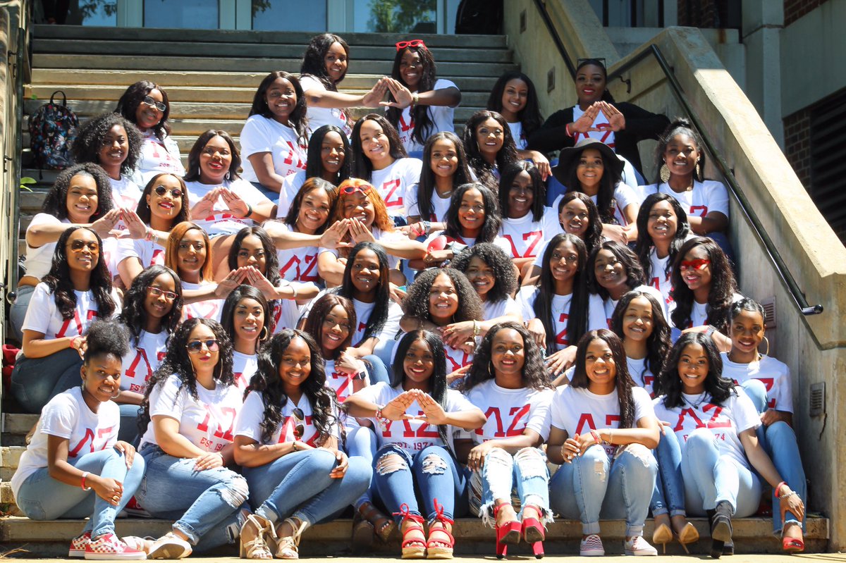 LZDivas's tweet photo. Congratulations to the newest members of the Legendary Lambda Zeta Chapter of Delta Sigma Theta Sorority, Inc E.X.C.L.U.S.I.V.E.🔥✨!! We are SO proud of each and every one of y’all and can’t wait to see y’all continue the legacy of running the yard😘! #LEGENDARYLZ🔺 #EXCLUSIVE🐣 https://t.co/HO8E9HbI3j
