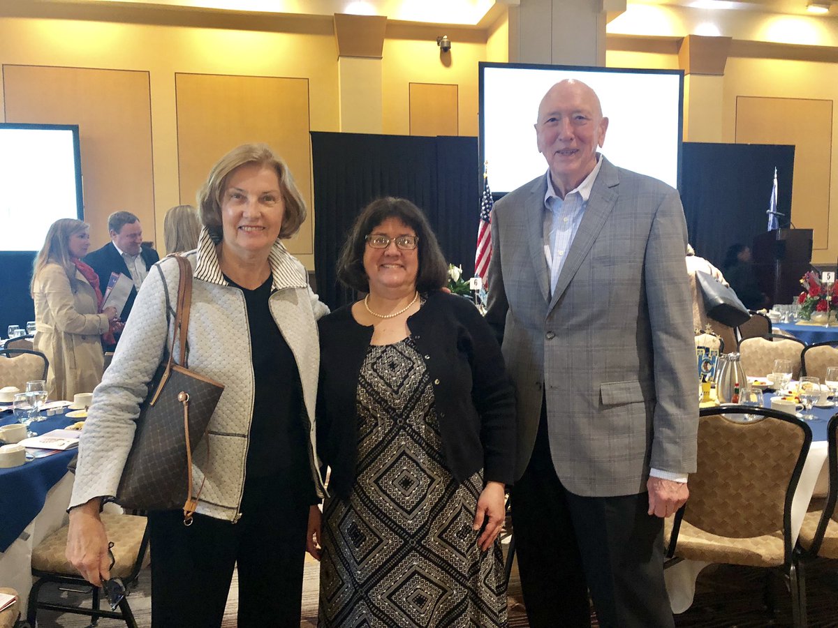 laurautz1's tweet photo. Many thanks to the South Bend Education Foundation for hosting the Great Friends of Schools Breakfast this morning! Mrs. Jasper and I are the recipients of grants that will benefit students @DardenSBCSC and we couldn’t be more grateful! ❤️ @pkarban7 @SouthBendCSC #TeamSouthBend https://t.co/dp43di4ewa