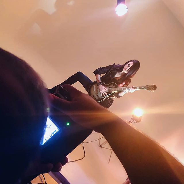 amystargher's tweet photo. Behind the scenes πΈπΈ
β β β β β β β β β β β β β β β β β β β β β
#behindthescenes #photoshoot #studio #rockband #trappedinstatic #alternativemodel #guitar #epiphonelespaul #epiphone #epiphoneguitars #photooftheday #ensaio #femaleguitarist #femalesinger https://t.co/81omxlIQLD https://t.co/tQVppXAViT