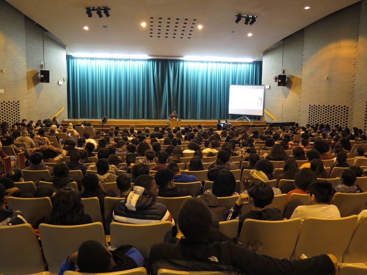 EastRamapoCSD's tweet photo. World War II Veteran and Concentration Camp Liberator Alan Moskin visited Kakiat to share his story. Mr. Moskin's first-hand accounts brought the social studies curriculum to life and he urged the students to focus on #HugsOverHate and to treat each other as equals. #EastRamapo https://t.co/C8kf0usKY4