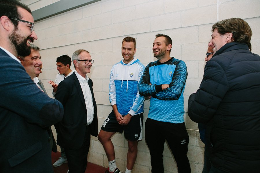 rioduerovoley's tweet photo. El Ministro de @culturagob José Guirao ha visitado las instalaciones deportivas de nuestras ciudad, acompañado de @cmmsoria, @angelherma, @javieranton y @LuisReyHeras y ha compartido una animada charla de voley con el presi Alfredo Cabrerizo, @Manumariano222 y @voleypesca https://t.co/YoXbtg7pNj