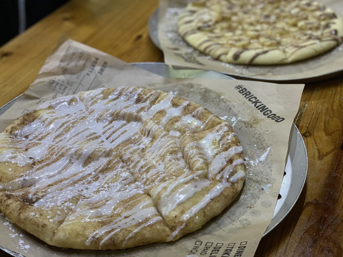 UTSA_ALD's tweet image. Today, we remember our Urban Bricks Fundraiser and admire the delicious meals we enjoyed 😍🤤🍕 

#utsa #utsaald #ald #utsa22 #pizza #urbanbricks #fundraiser #alphalambdadelta #classof22