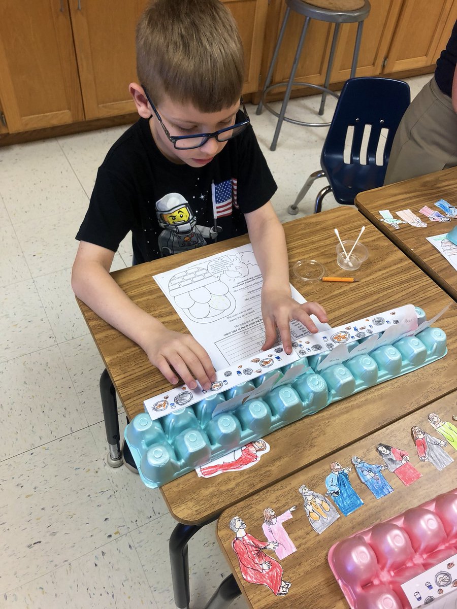 msdrury11's tweet photo. After learning about Jesus’ disciples, we made a replica of the Last Supper! #holyweek #lovewhatIC https://t.co/bxPU1kHHk4