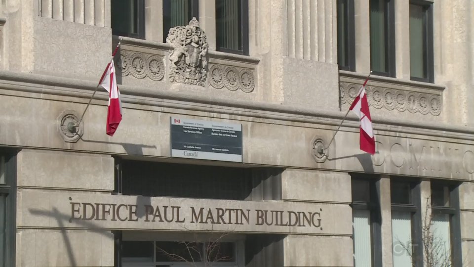 RichGarton's tweet photo. #BREAKING: The @windsorpublib will be moving into the Paul Martin Sr. Building in downtown Windsor. Watch @CTVWindsor at six for FULL details, including reaction from the library's CEO and board chair Drew @drewdilkens https://t.co/tDUnCsd4oq