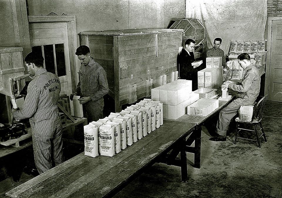 RMC_Montana's tweet photo. Take a look back at the Green and Gold Mill in the early 1900s. The Green and Gold Milling Company was located in Prescott Hall, and began operating in 1932 with student employees.

RMC's 140 Years of Excellence celebration: https://t.co/pIOeTk6Nkj

#MyRMC #RMC140 #BATTLINBEARS https://t.co/GWIr5Y4QE6
