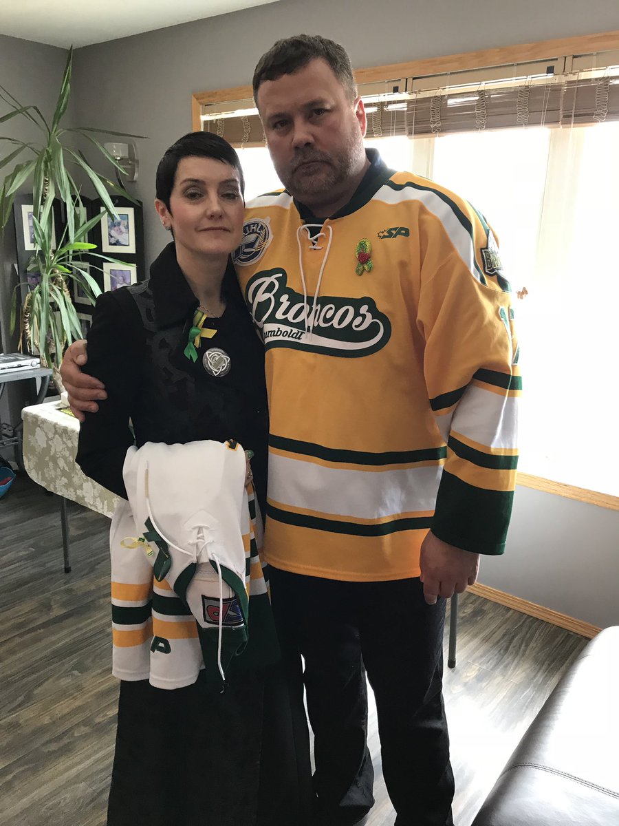 Laurie_13645's tweet photo. A year ago today my boy we celebrated your short life at Sasktel Centre. We miss you everyday kiddo but know in our hearts you are always watching over us. Love you so much Evan. 💛💚❤️💙#foreverinourhearts #Thomas17 #magicallight https://t.co/Z8luz9QHR0