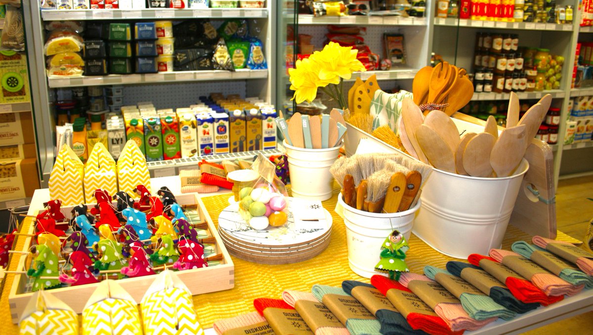 TotallySwedish1's tweet photo. Check out opening times for Easter! 🐣https://t.co/bYAq8BDCey
32 Crawford Street, London W1 and 66 Barnes High Street, London SW13. #GladPåsk #HappyEaster #SwedishEaster #EasterShopping #W1 #SW13 #BarnesHighStreet #Marylebone https://t.co/CN48fv6FSu
