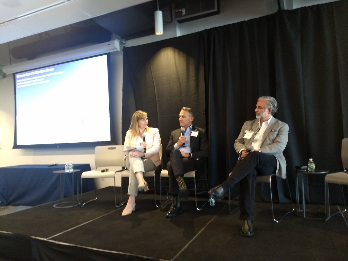 ldtimmerman's tweet photo. John Reed of @sanofi : Sanofi is embarking on a return to oncology after many years of hiatus. About a dozen molecules in development now. #BOSCancerSummit https://t.co/FHeciGltqt