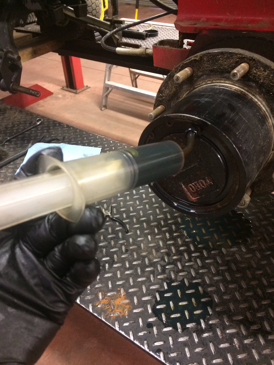shawnturfsmit's tweet photo. Fastest way to fill those planetary gears. https://t.co/X6bVGt1Wzv