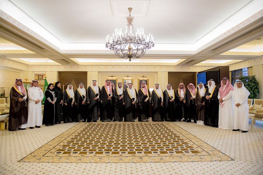 شرفت اليوم برفقة زملائي أعضاء مجلس الشورى بزيارة منطقة القصيم .. التقينا بأميرها ذو الهمه العاليه والفكر المتقد صاحب السمو الملكي الامير الدكتور فيصل بن مشعل بن سعود وسمو نائبة..