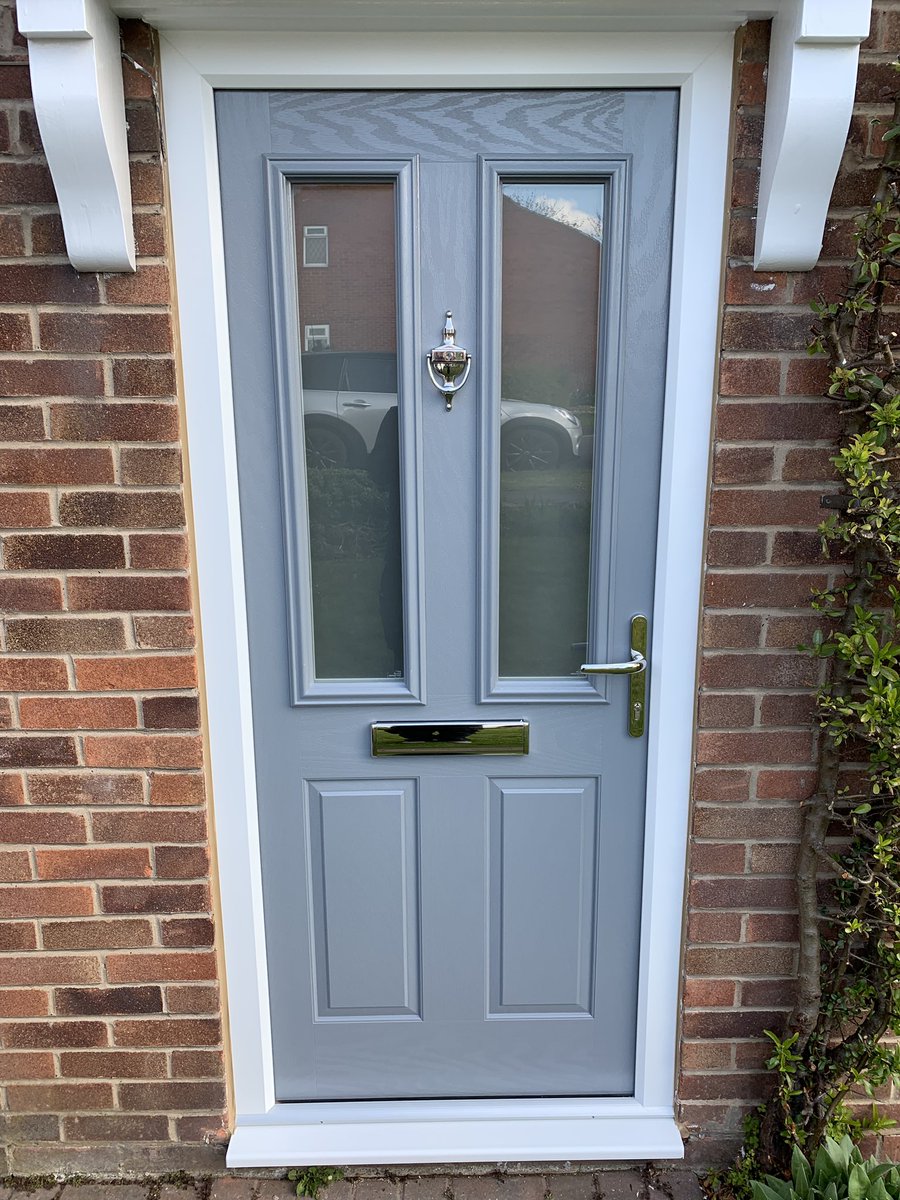 rt_windows's tweet photo. Couple of doors we have fitted over the last few weeks.
#compositedoors #composite #newdoor #moondust #decor #homeimprovement #frontdoor #Yorkshireis #yorkshire #leeds #rtwindows https://t.co/0Dc2ondjJz