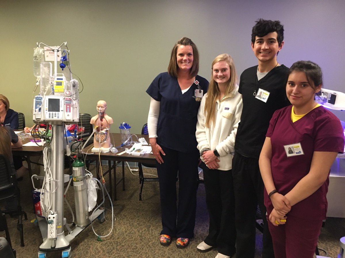 PSDInterns's tweet photo. These future healthcare professionals learned a thing or two from the very best @uchealth! They look so happy! #WorkforceReady #PWRInternships @frcc #WingingItIsNotAPlan #PSDPathways https://t.co/8KxiXRE50C