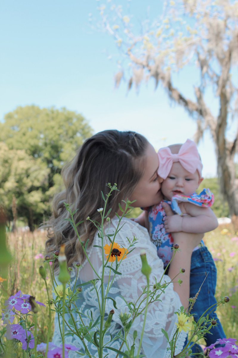 Spent my Tuesday doing something I love with the cutest mom and little girl! 🌷💓 #mommyandmephotography