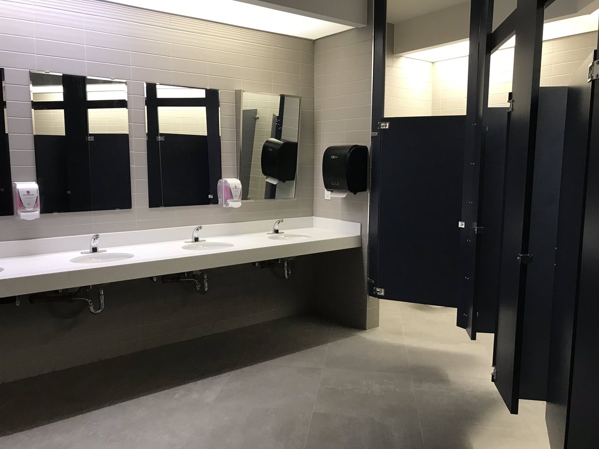 BPL_inthecity's tweet photo. Bathrooms aren’t normally something we’d share photos of, but we are so excited about how the remodel turned out!! So fresh and so clean 🧼 Both bathrooms are open; they are now secured and may be unlocked by a security guard or staff member. Learn more: https://t.co/RWetUoZGMi https://t.co/mHnDfy3oV5