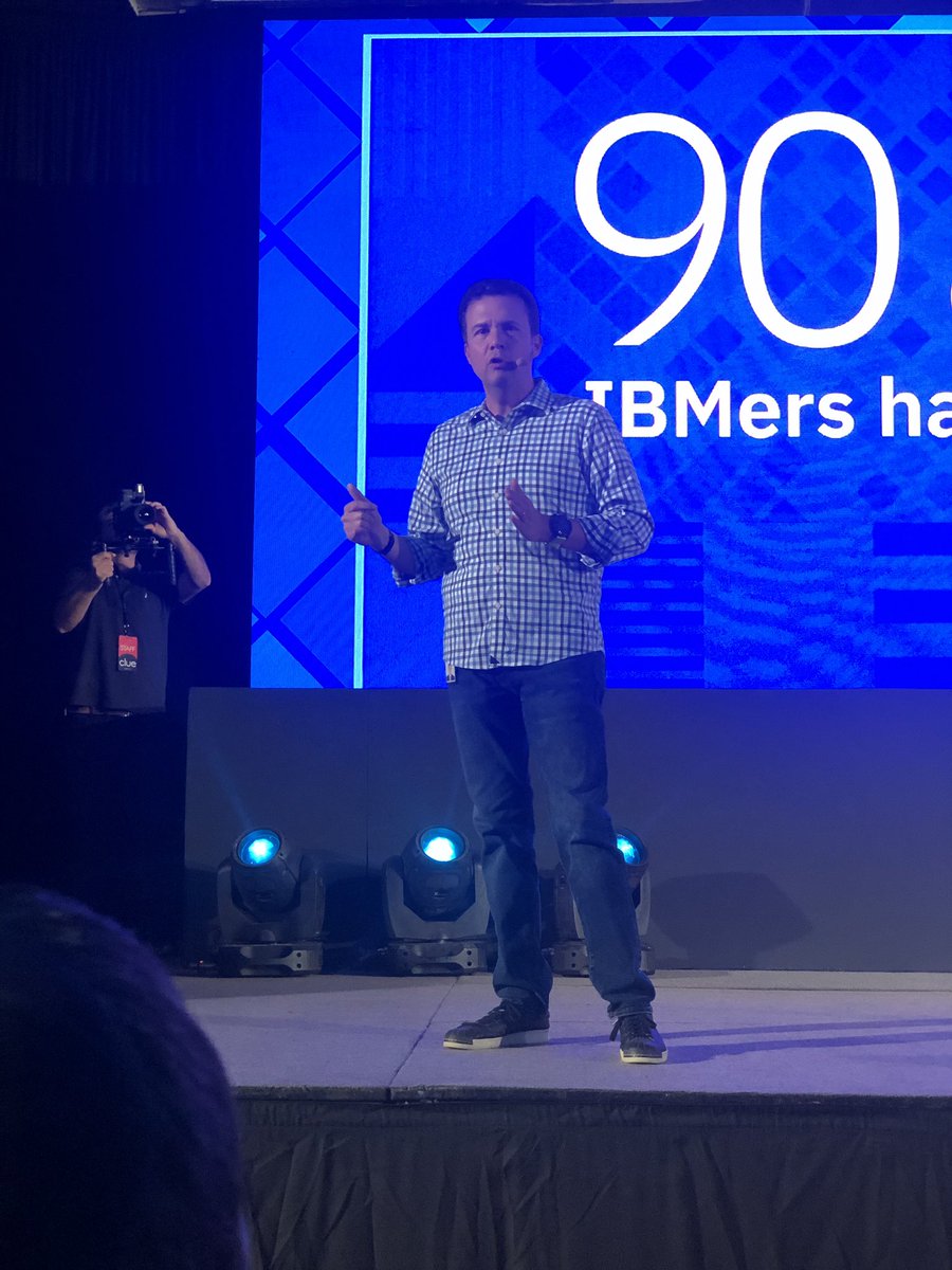Eduardo_Salinas's tweet photo. #IBMChile90Años , Abriendo la Celebración con nuestro Gerente General @maurotor #FelizCumpleaños @IBMdeChile https://t.co/b1wJDnlAfF
