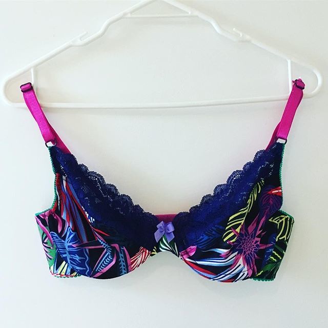 orange_lingerie's tweet photo. I love this Lansdowne bra that @nelliejoans made with one of her kits! Perfect for spring/summer! ⁣
.⁣
.⁣
#orangelingerie #lansdownehbra #bramaking #brasewing #sewing #isew #handmadewardrobe #sewingpattern #sewinglingerie #sewistsofinstagram #instase… https://t.co/qWJdfjp9q4 https://t.co/DTMHFqaktE