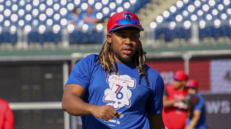 Phillies's tweet photo. 🎵 Clap your hands, everybody... 🎵

#PhilaUnite  x #RingTheBell https://t.co/STgOnBUu5w