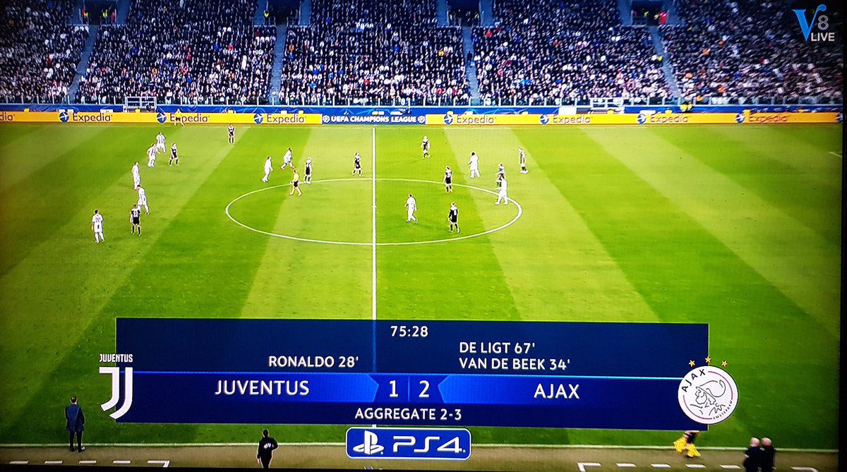 Kan me het moment niet heugen dat deze Rotterdammer voor Ajakkes heeft staan juichen maar na die 1-2 net verliet ik me dusdanig dat de buren het nodig vonden op de muur te bonken om mijn spontane uitbundigheid te beteugelen.

Jezus wat een mooi en gedurfd voetbal dit.

#juvaja