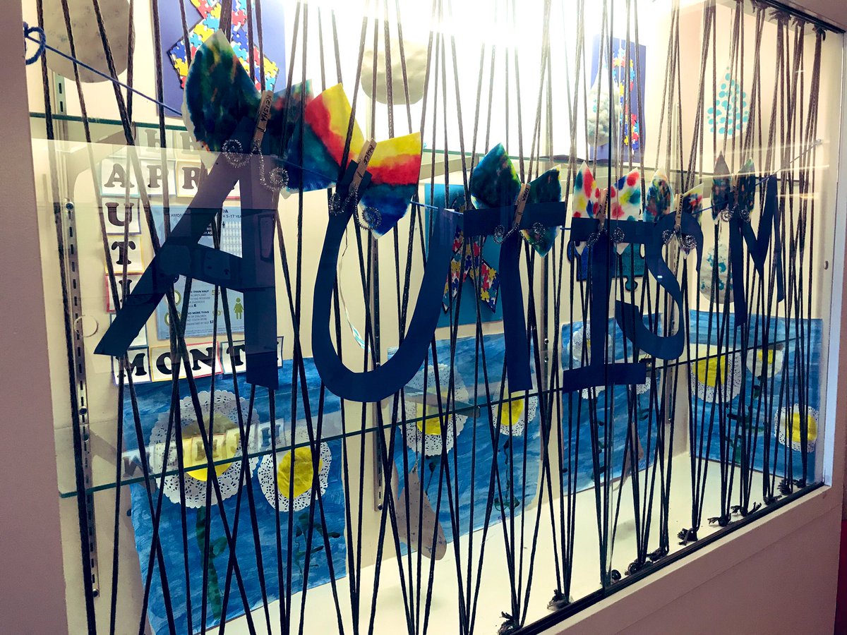 DECentreAO's tweet photo. A stunning visual display created by Mr. Harrison and the students in our DE Centre @AshleyOaksPS @TVDSB representing the 1 in 66 children diagnosed with Autism #AutismAwarenessMonth #LightItUpBlue https://t.co/zlF80A11Qf