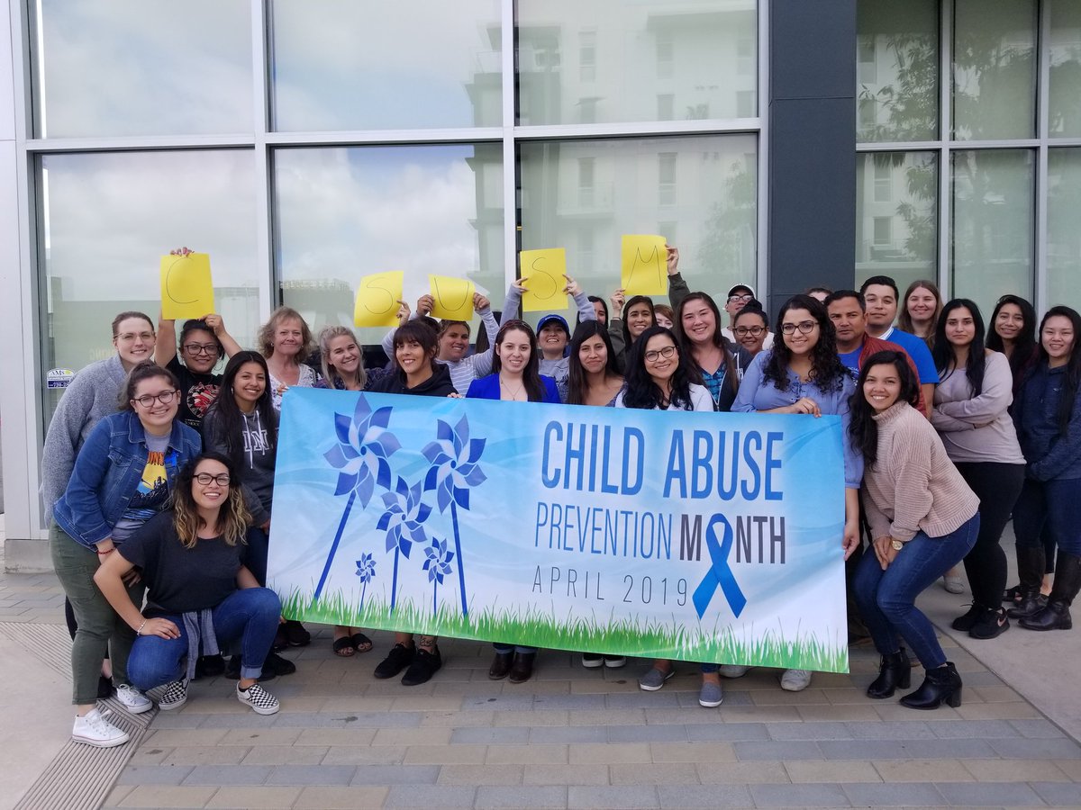 DulceAB7's tweet photo. CSUSM MSW Students 
Cohort 6B 
Gathering together to advocate and create awareness for National Child Abuse Prevention Month. 
#CSUSMSW 
#MacroSW
#CSUSM
@CaliforniaDSS
@SanDiegoCounty
@SDCountyHHSA
#SafeChildren
#StrongFamilies 
@naswca 
@CSocialWorkEd 
@CSUSM https://t.co/UHOegfTgHF