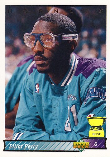 Je cite pêle-mêle d’autres joueurs: Kirk Hinrich, longtemps meneur aux Bulls, Josh Smith le bondissant ailier fort des Hawks puis plus bondissant du tout et arroseur à tout va, Harvey Grant le jumeau d’Horace ou encore Elliott Perry, journeyman passé entre autres par les Hornets.