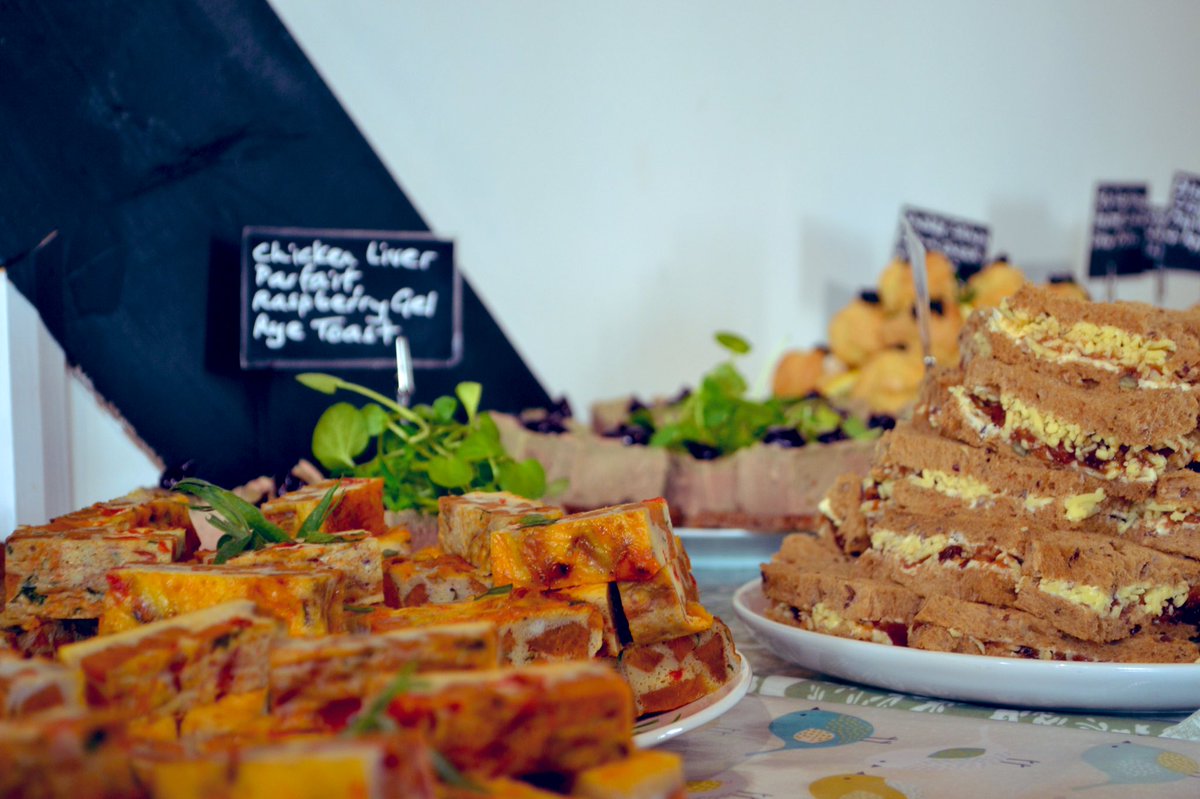 CheckettsSarah's tweet image. Not sure how active they are in twitter but a huge thank you to @RevillsFS for hosting my 40th birthday ‘fizzy #afternoontea’. A great place for a chilled celebration if you’re looking for somewhere! #worcestershire #defford #nothingtoomuchtrouble