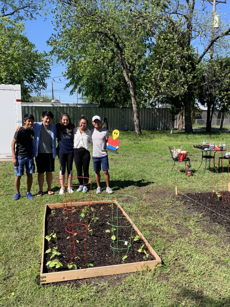 GoodSamG's tweet photo. @GHS_Owls Good Sam has a #community #garden thanks to the efforts of these I.B. students!  @ntfb @garlandtxgov @NtfbVoice #givingback #nutrition #healthyoptions #vegetables #grateful https://t.co/jCLoNZzu7l