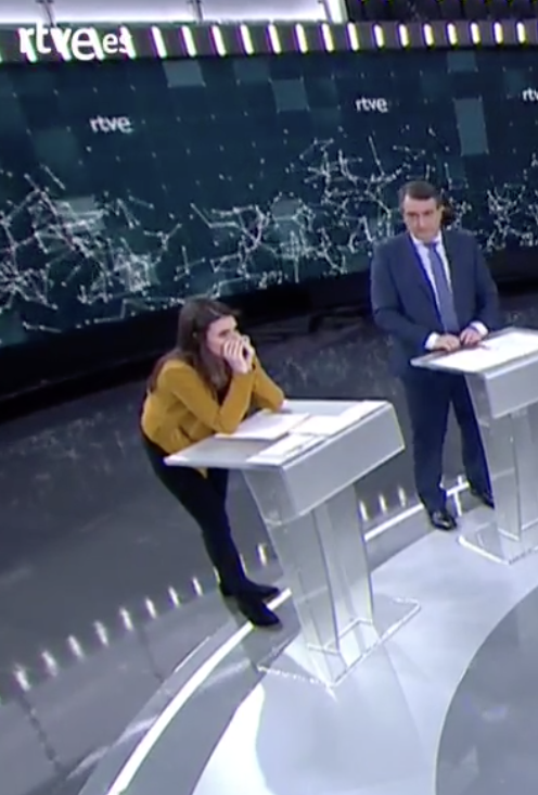 soymiguelheras's tweet photo. Irene Montero representando a España entera mientras habla Cayetana Álvarez de Toledo. 
#DebateRTVE https://t.co/XPGz3a7hoJ