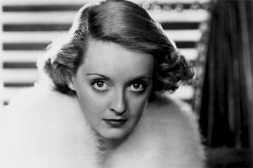 Bette_Davis_'s tweet photo. Bette Davis (1908 – 1989) https://t.co/QSZSs2iPzn #Oscars #Hollywood #theatre #movies #legend https://t.co/gUnQZ9gRh2