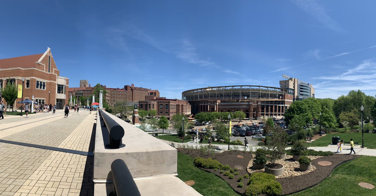 UTKnoxville's tweet photo. 😍☀️🧡 #beautiVOL https://t.co/ZXcwrINryi