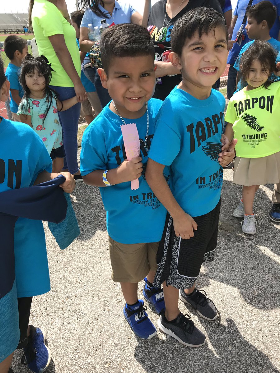 acarrilloderry's tweet photo. So much fun at Field Day@derrycares https://t.co/f3S9MZe861