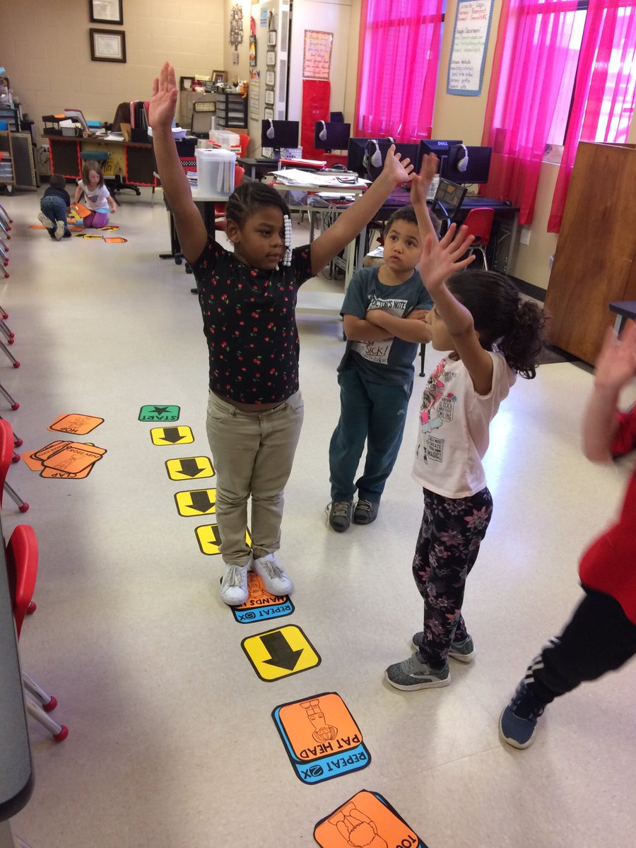 evagriffin10's tweet photo. Hopscotch Coding with Kindergarten for the win! ππ»ππ» Weβre learning commands & the importance of following directions. #WeAreRivercrest #ColtPride #ComputerLabFun #ARKidsCanCode @RivercrestSD @ColtCoach1 https://t.co/iNrLS3wYtW