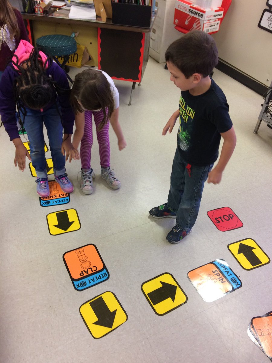 evagriffin10's tweet photo. Hopscotch Coding with Kindergarten for the win! ππ»ππ» Weβre learning commands & the importance of following directions. #WeAreRivercrest #ColtPride #ComputerLabFun #ARKidsCanCode @RivercrestSD @ColtCoach1 https://t.co/iNrLS3wYtW