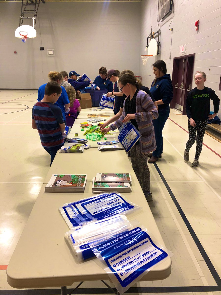 slewisimpson's tweet image. 1CBS Scouts did a #goodturn tonight &amp;amp; helped @CAGSAR_Team stuff their #HugATree packs. Then we dropped eggs at great heights without breaking! #STEM #fun