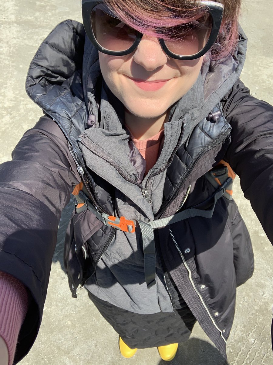 arielwaldman's tweet photo. The Now: about to go tidepooling!
with @alisonkestrel @calacademy
#alwaysbeexploring https://t.co/2ydOTIfmU8