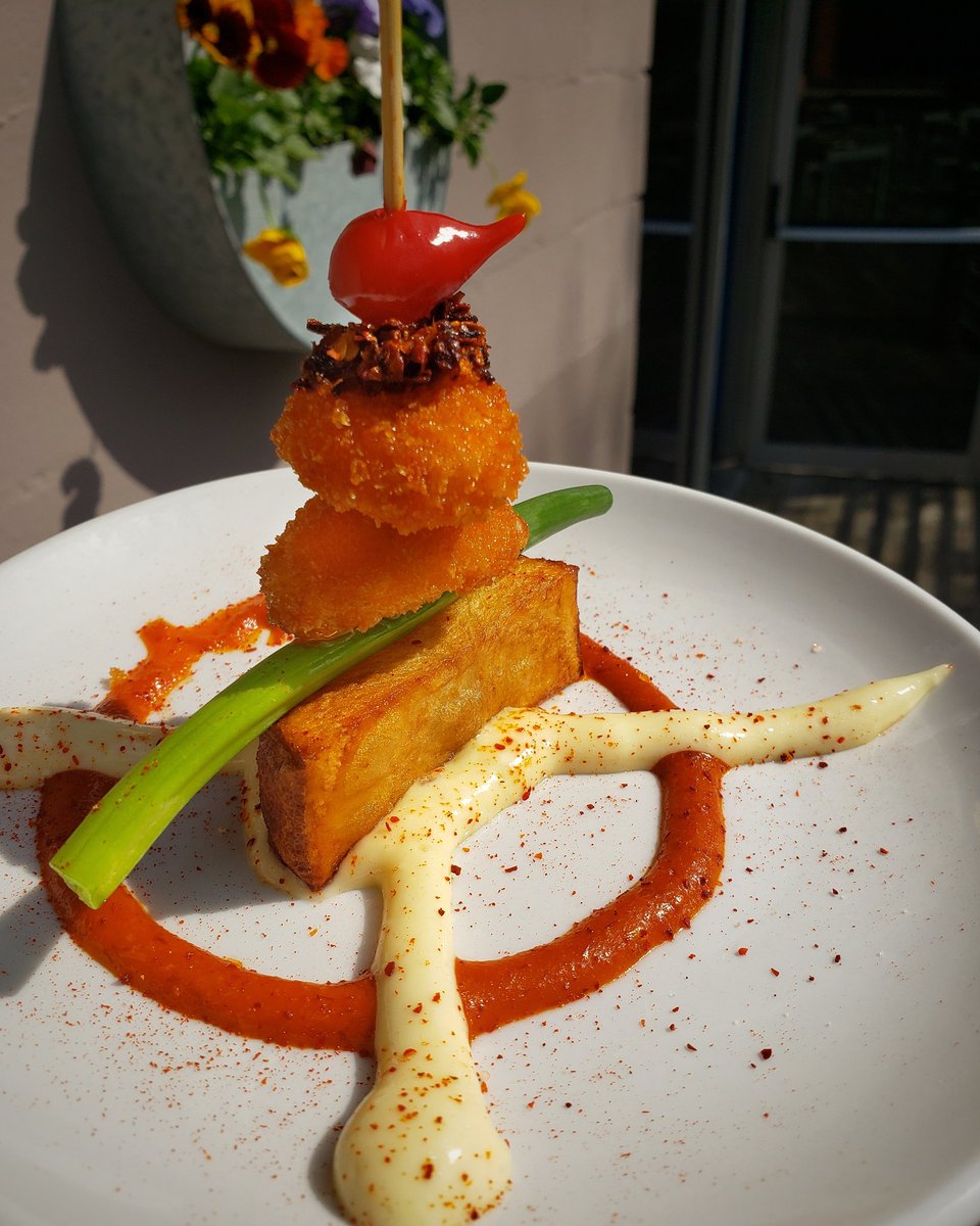 TxuletaIndy's tweet photo. (On the patio!) PINTXO-POTE this week! $5 pintxo &amp; cider Tues - Thurs
FRIED CEBOLLITA ONION potato, green onion, spicy chili crisp, sweetie drop, allioli, salsa brava
-or-
FRIED SHRIMP potato, green onion, spicy chili crisp, sweetie drop, allioli, salsa brava https://t.co/CjHj9Hlj2C