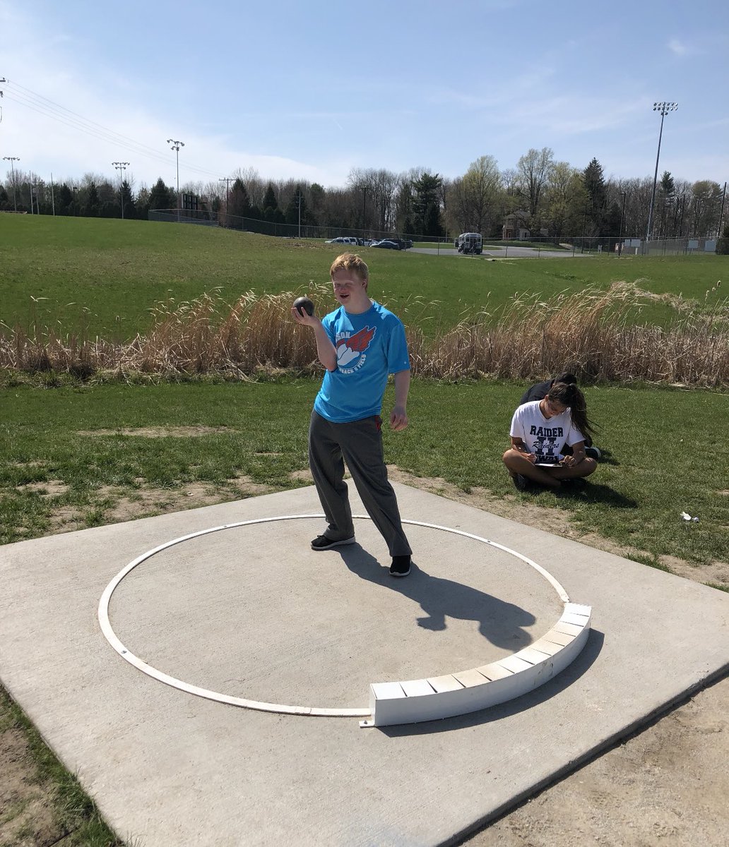 unifiedtrackHHS's tweet photo. Great practice today!! Getting ready for our first meet next week! https://t.co/Wi2Oxg76Lw