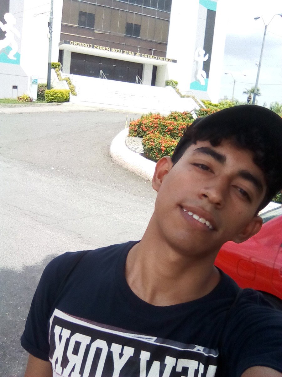 topher_cris31's tweet photo. Siempre bacano #snapchat #Instagram #Guayaquil
#SiguemeYTeSigoCumplo https://t.co/y2T9DeUIya