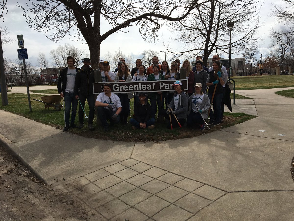 boulderparksrec's tweet photo. We can accomplish so much with volunteers at Parks and Rec! This awesome group mulched, pruned, and raked Greenleaf Park into shape on April 2! Aimco #ParkPartners https://t.co/eAUuAcvMgV