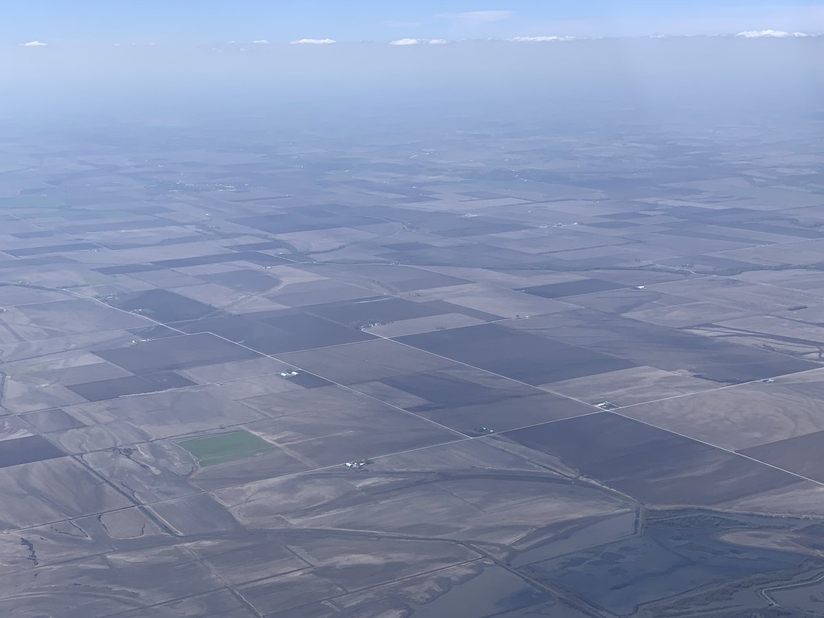 TheChadColby's tweet photo. #FieldWork!!!!!!! #Northeast of #KansasCity definitely some planting underway. Back in #Illinois, saw ONE guy just starting in the sand near #ILRiver @agbizweek @maxarmstrong https://t.co/s9xwC9xA55